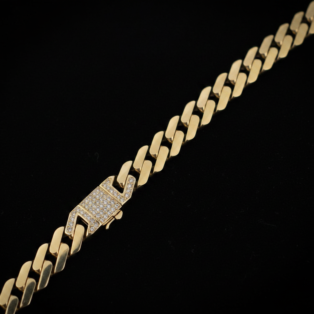 14K Cuban Link Bracelet – Macro Detail