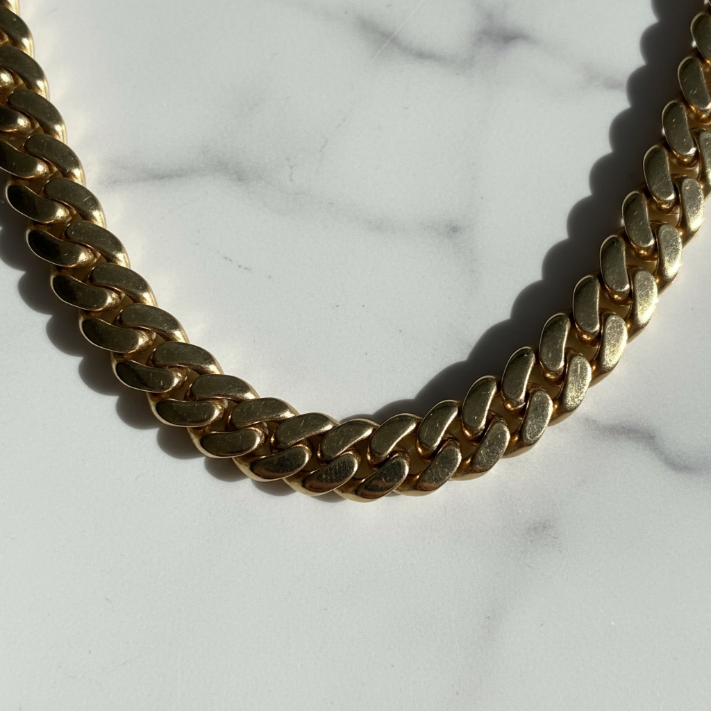 14K Cuban Link Chain – Macro Detail