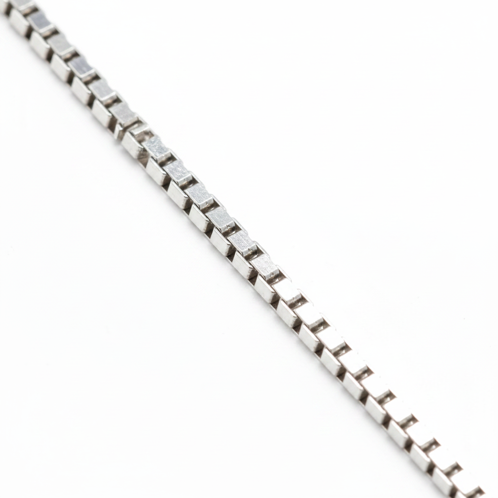 14K White Gold Box Link Chain – Macro Detail