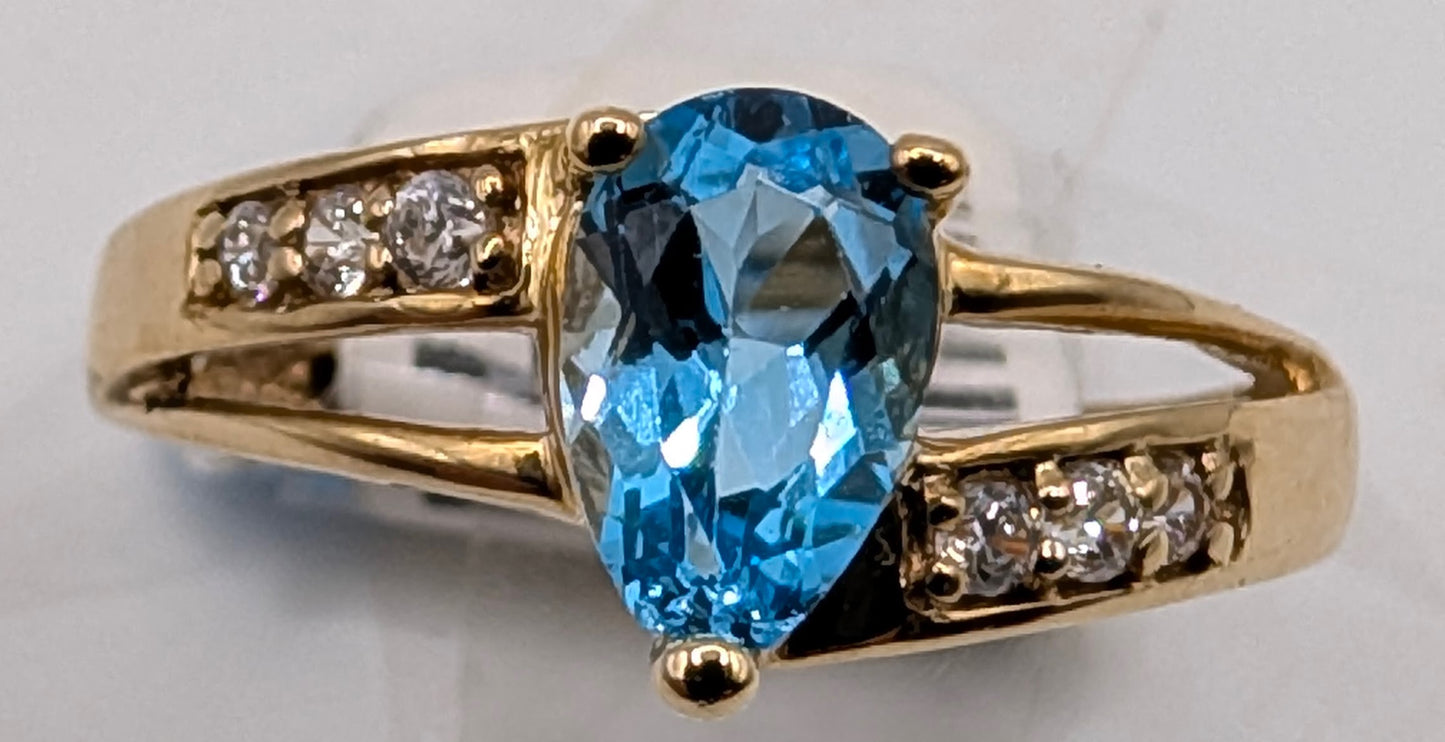 14K Yellow Gold Pear-Shaped Blue Topaz Ring with CZ Accents – Size 7