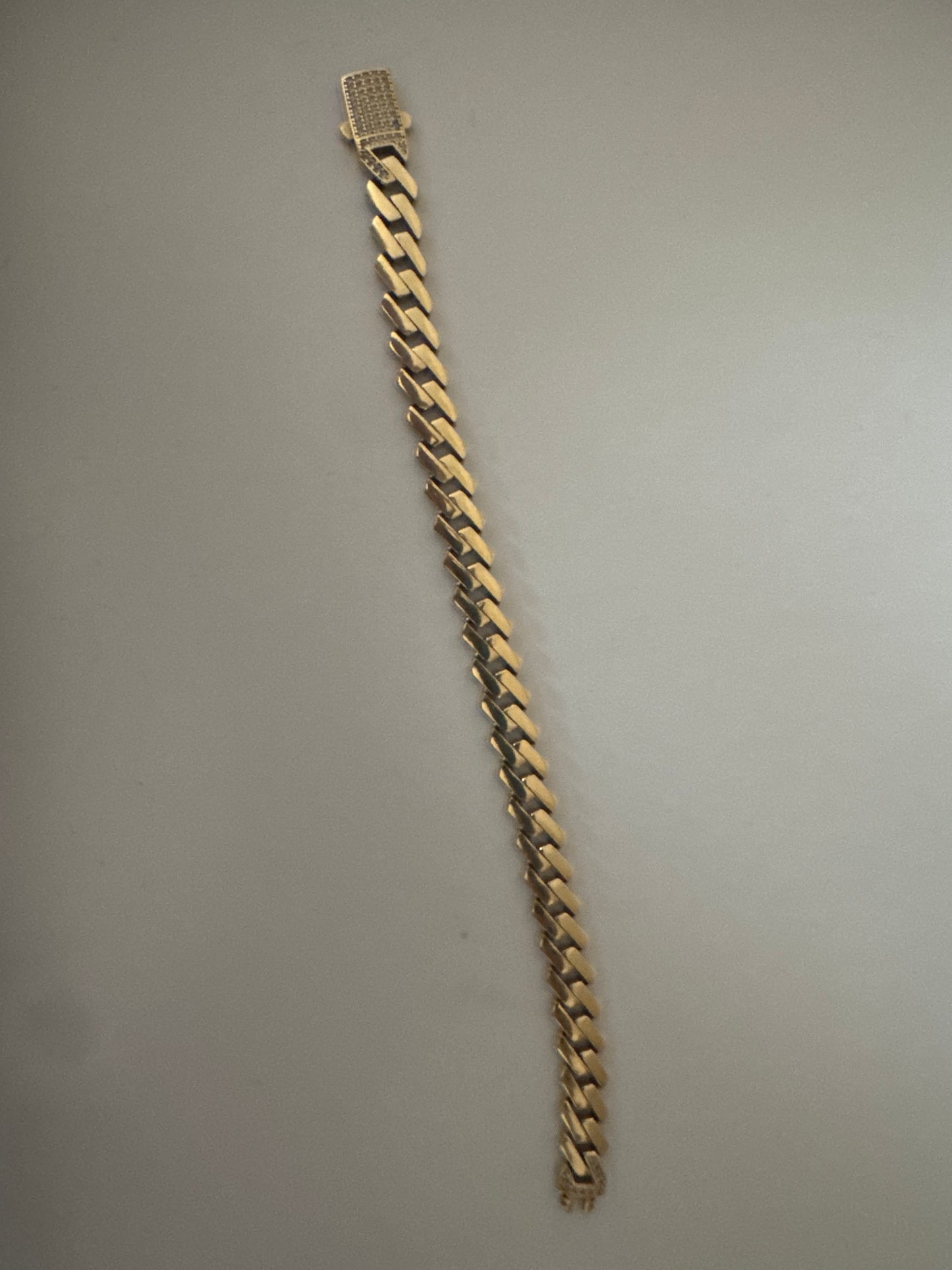 14K Yellow Gold Cuban Link Bracelet – Diamond Clasp (18.75g)