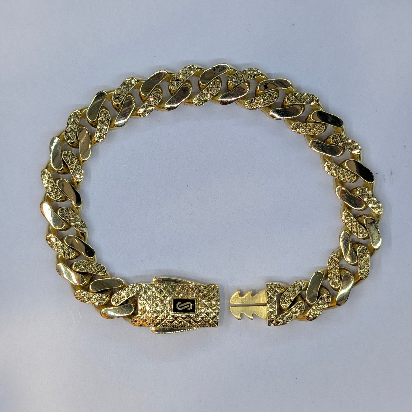 18K Yellow Gold Heavy Cuban Link Bracelet – 11mm Diamond Cut | 8.5" | 19g