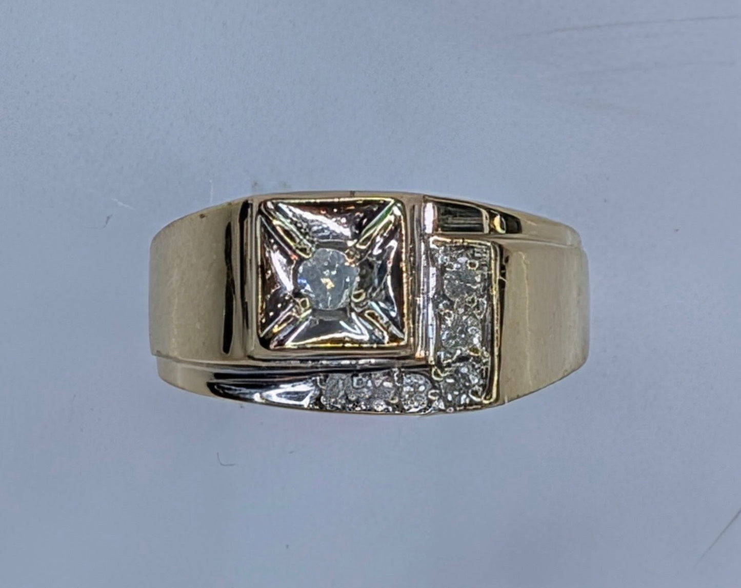 14K Yellow Gold Diamond Men’s Statement Ring - 5g - Size 8