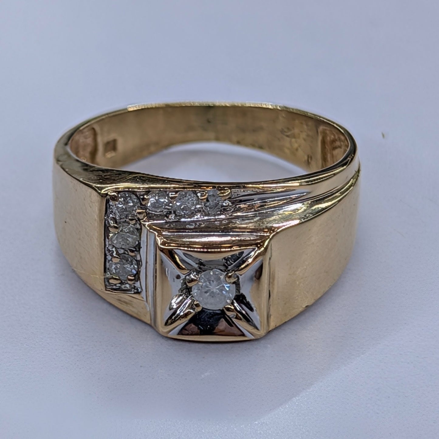 14K Yellow Gold Diamond Men’s Statement Ring - 5g - Size 8