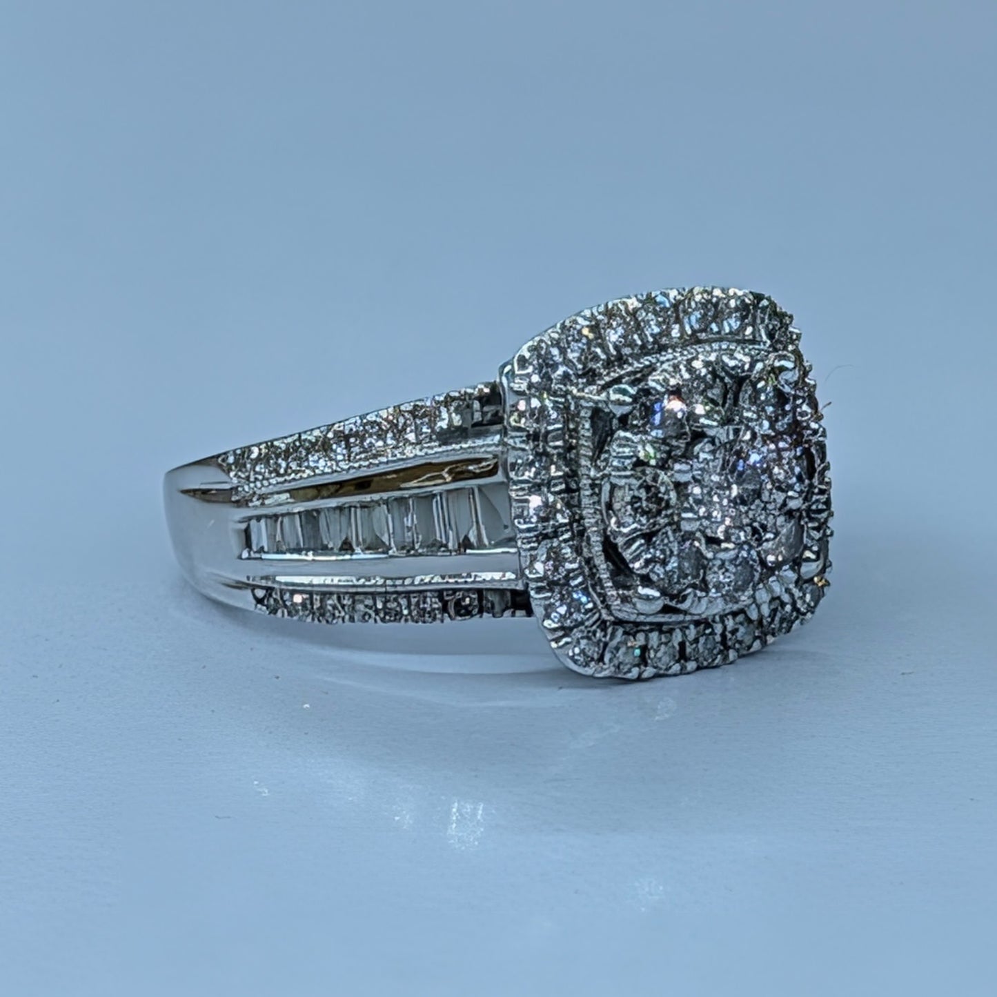 10K White Gold Diamond Ring – Round & Baguette Diamonds, 5g, Size 7.5