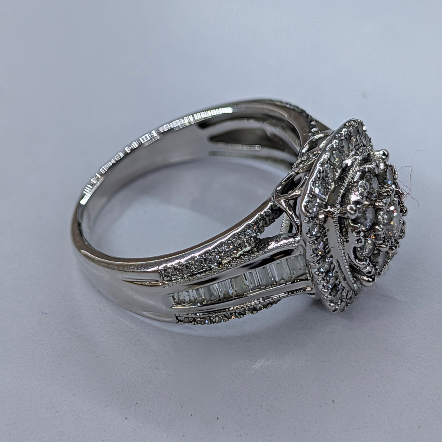 10K White Gold Diamond Ring – Round & Baguette Diamonds, 5g, Size 7.5