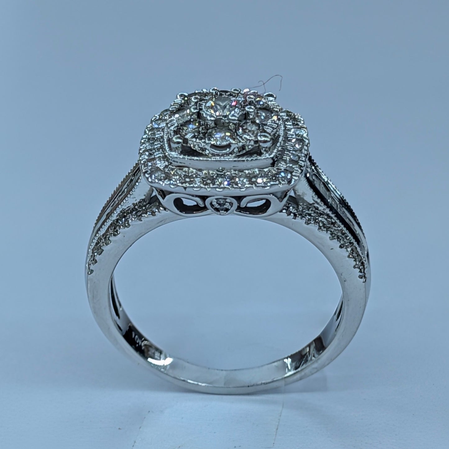 10K White Gold Diamond Ring – Round & Baguette Diamonds, 5g, Size 7.5