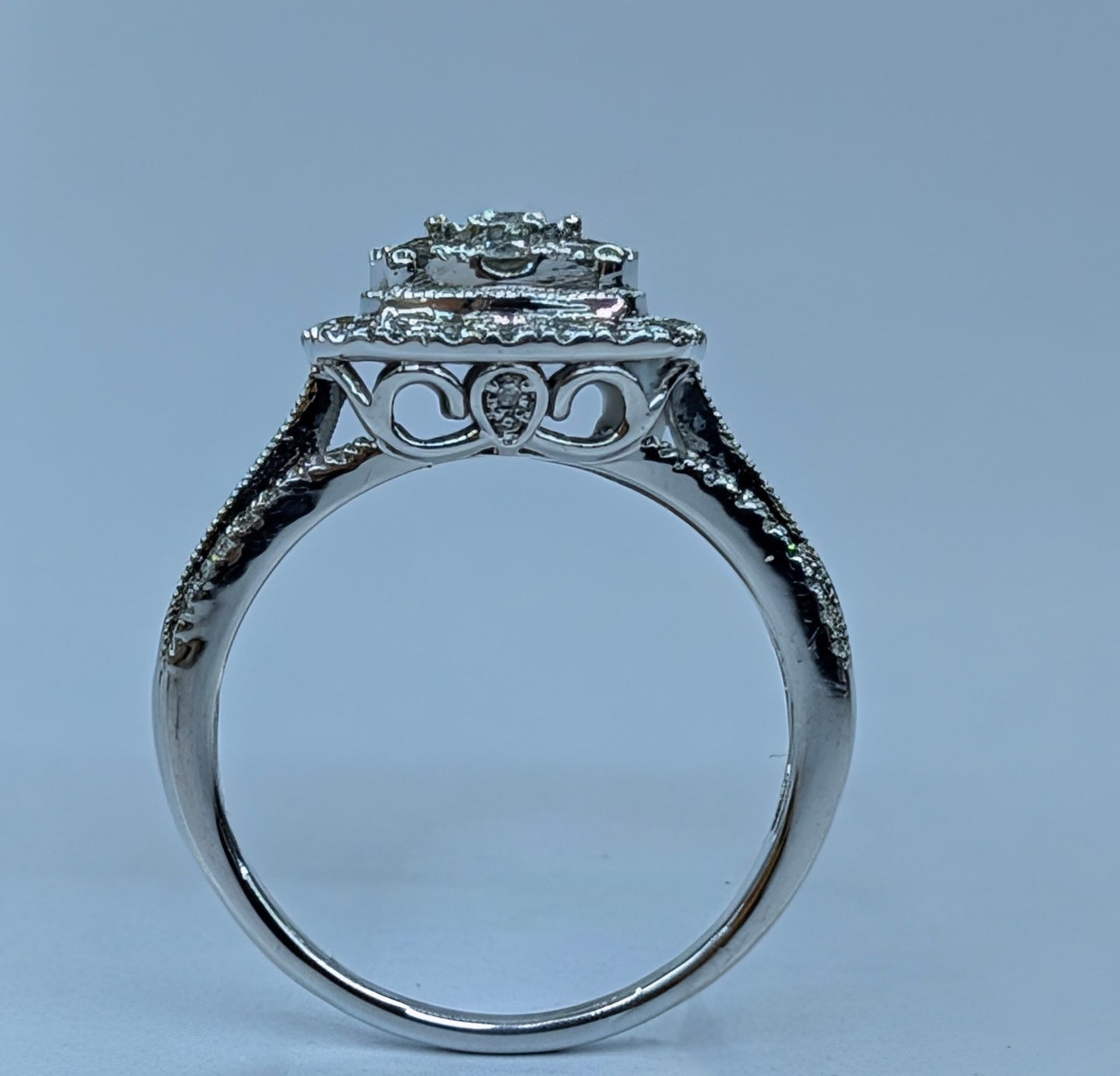 10K White Gold Diamond Ring – Round & Baguette Diamonds, 5g, Size 7.5