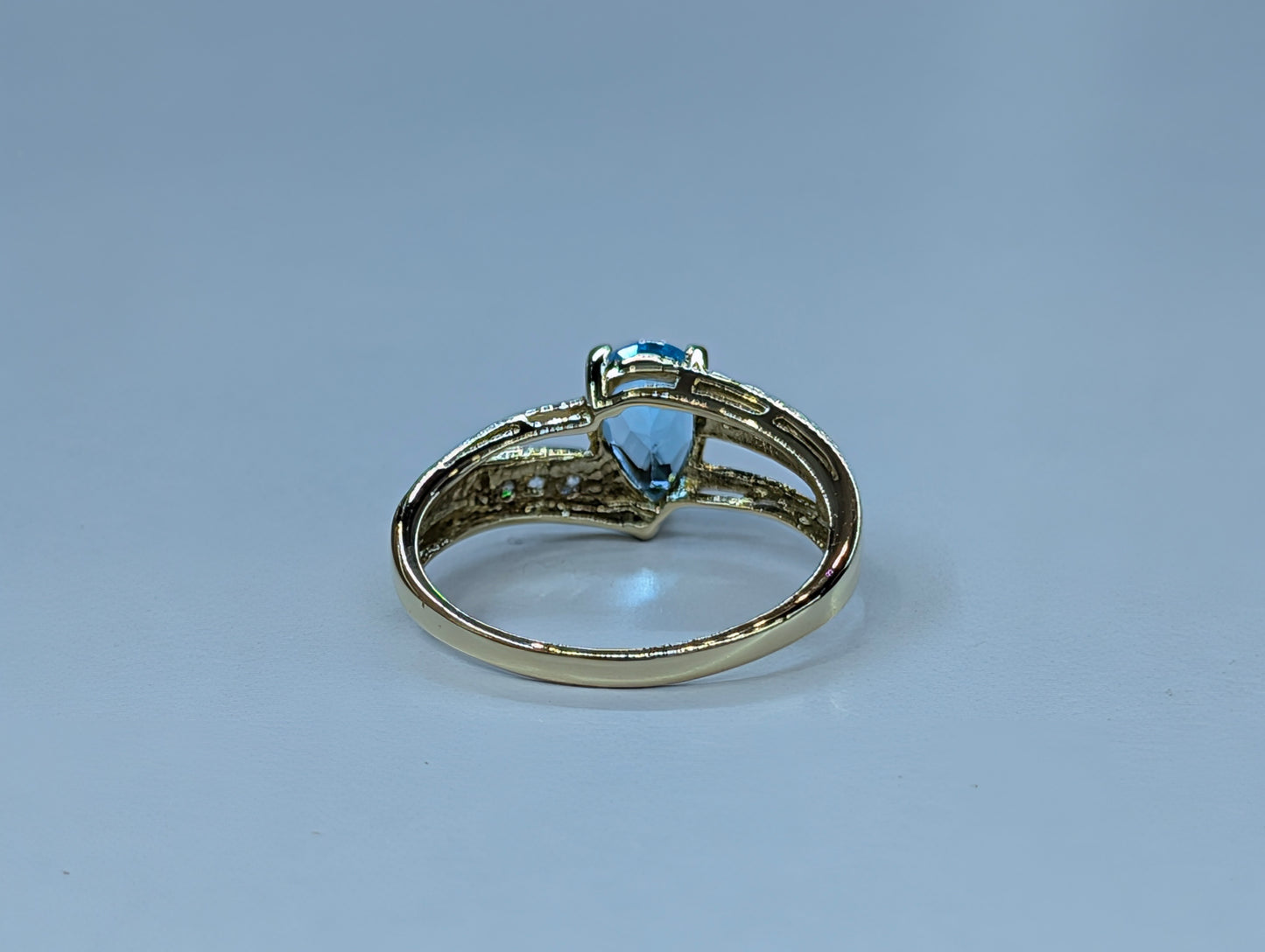TEARGROP BLUE TOPAZ AND CZ  14K YG RING Sz 7.