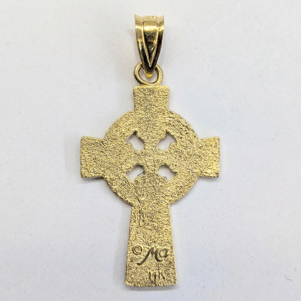 Celtic Cross Pendant in 14K Yellow Gold, 14 × 20 mm