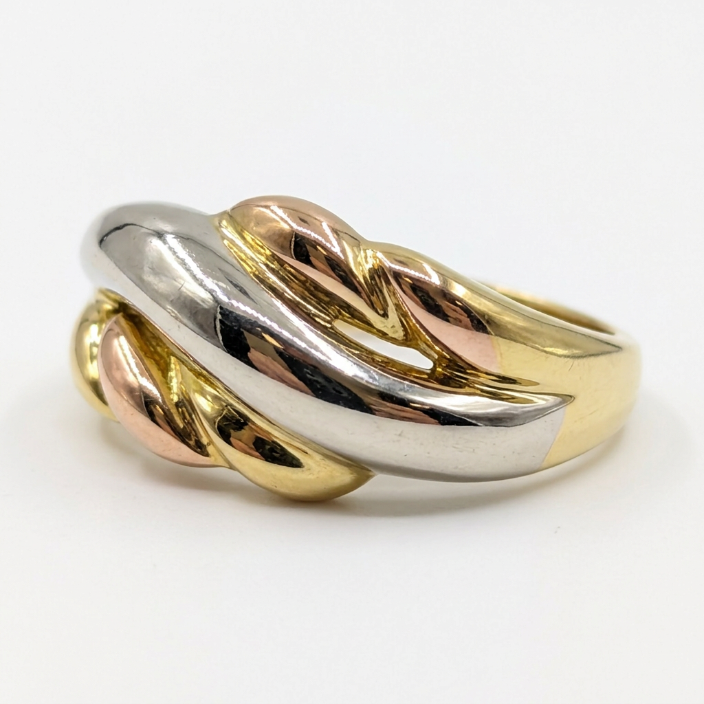 G147 18K tri-tone gold crossover ring side angle and tapered band