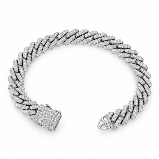 10K white gold diamond pavé link bracelet with rectangular clasp, arranged in an open oval on white.